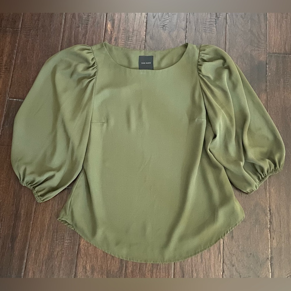 Alex Marie Hunter Green Scoop Neck 3/4 Sleeve Top